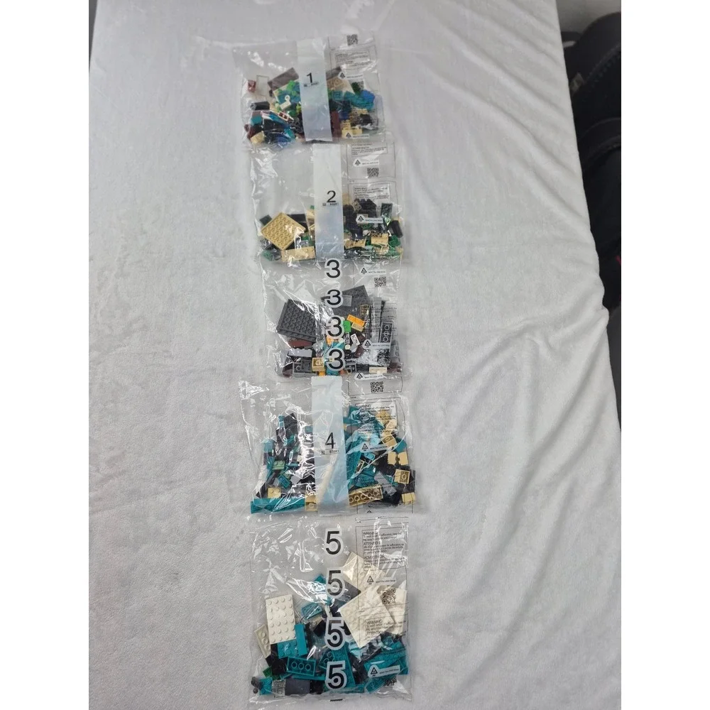 LEGO Minecraft The‎ Sky Tower 21173 Multicolor Building Set Like New